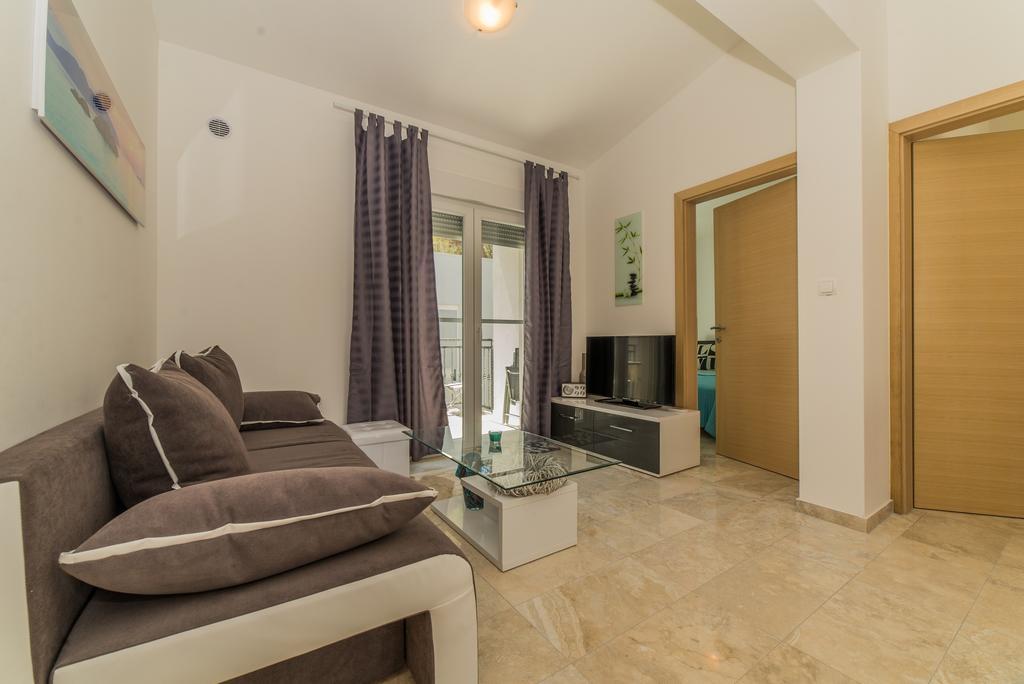 Apartments Boras Vir Exterior photo